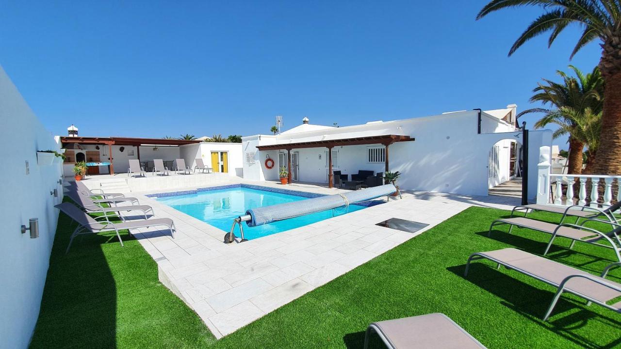 Stunning Sea View Villa With 6 Bedrooms & Heated Pool - Villa Renaissance 플라야블랑카 외부 사진