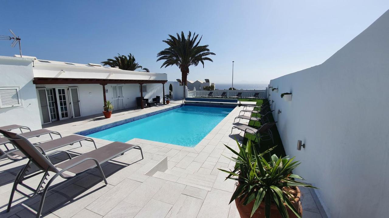Stunning Sea View Villa With 6 Bedrooms & Heated Pool - Villa Renaissance 플라야블랑카 외부 사진