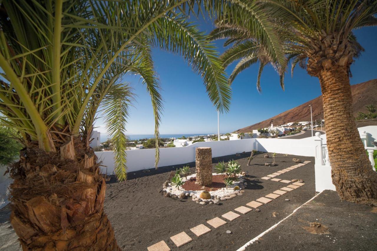 Stunning Sea View Villa With 6 Bedrooms & Heated Pool - Villa Renaissance 플라야블랑카 외부 사진