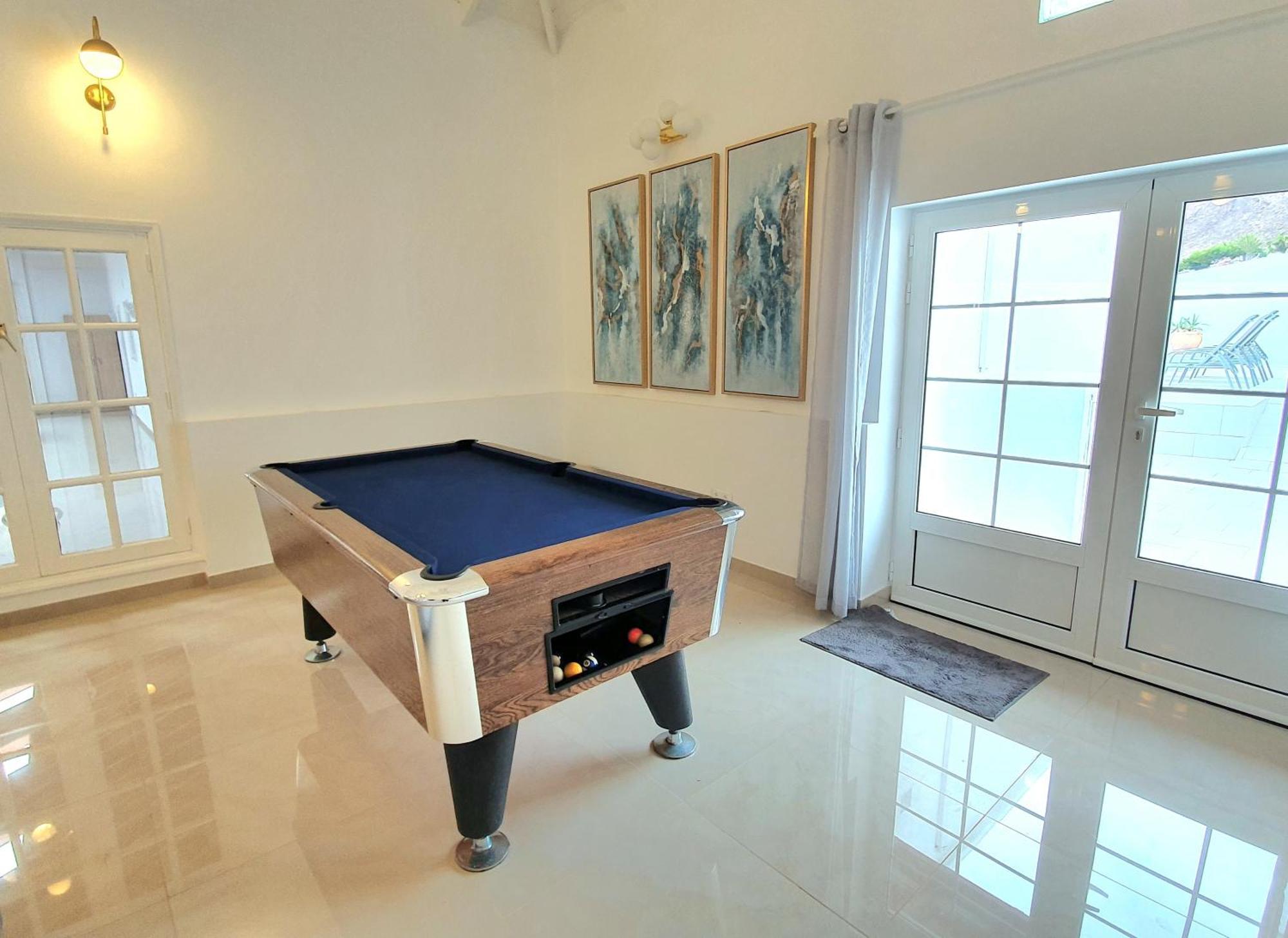 Stunning Sea View Villa With 6 Bedrooms & Heated Pool - Villa Renaissance 플라야블랑카 외부 사진