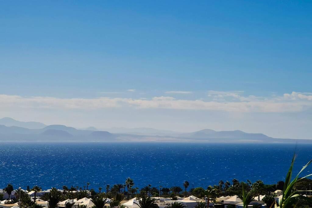 Stunning Sea View Villa With 6 Bedrooms & Heated Pool - Villa Renaissance 플라야블랑카 객실 사진